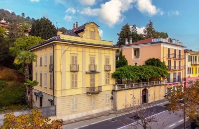 Historische Villa kaufen Belgirate, Piemont, Außenansicht