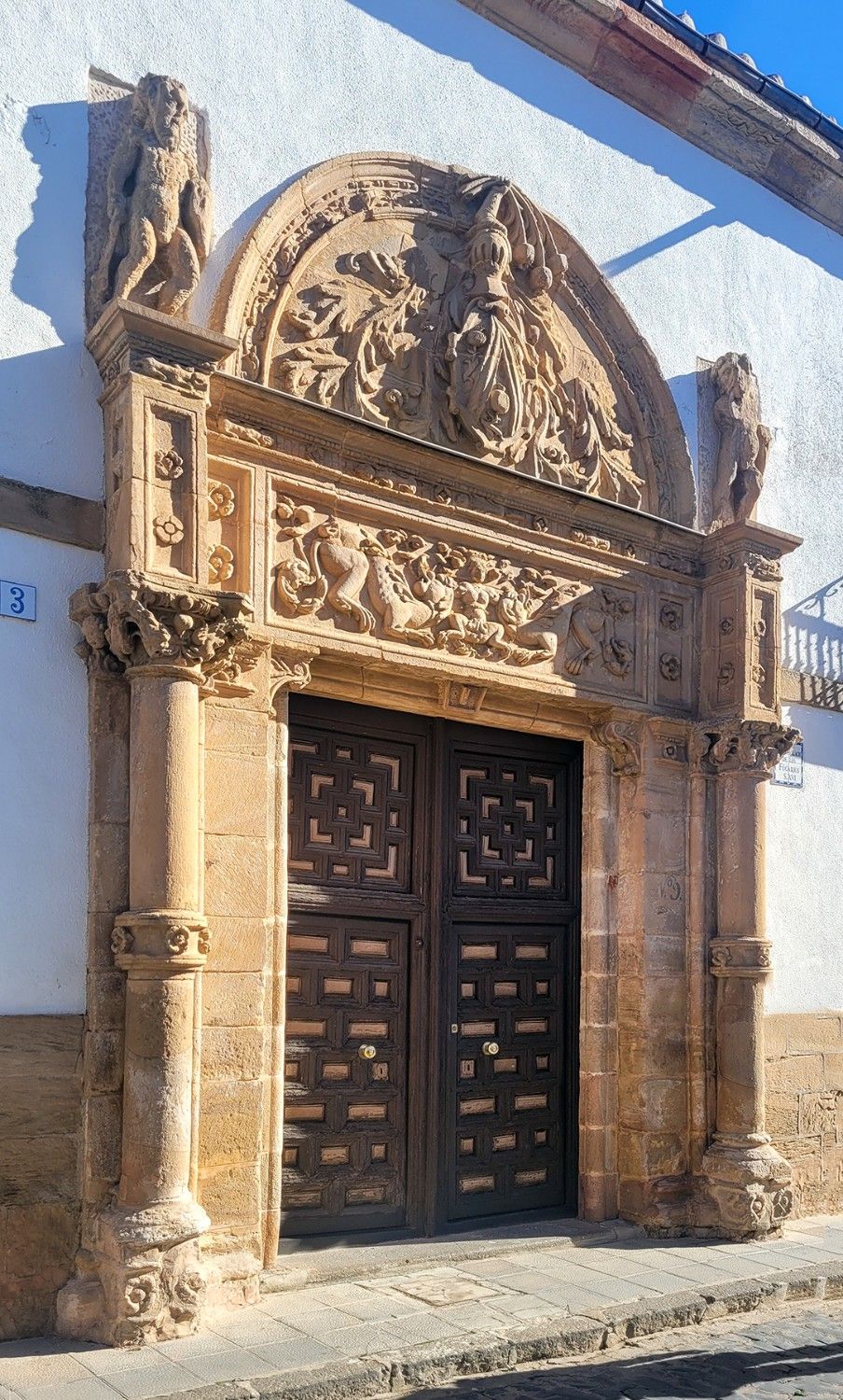Immagini Residenza rinascimentale ad Almagro con cortili e giardino – legata alla famiglia Fugger