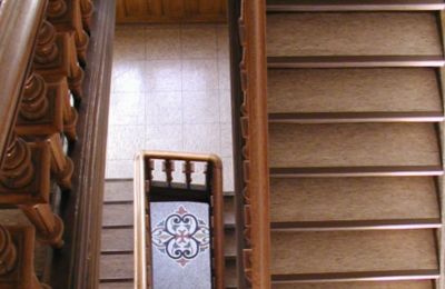 Historische Villa kaufen Neustadt an der Weinstraße, Rheinland-Pfalz, Massive Holztreppe