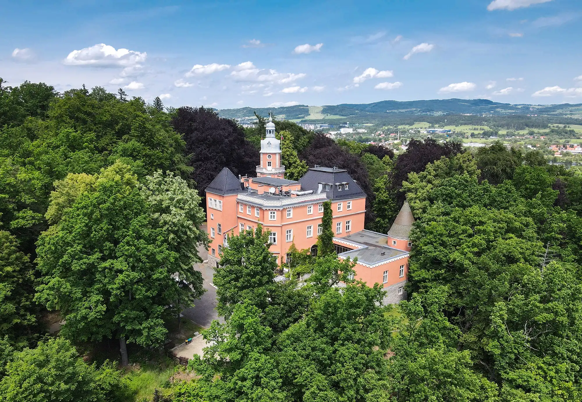 Fotos Schlosshotel im Hirschberger Tal mit Blick auf das Riesengebirge