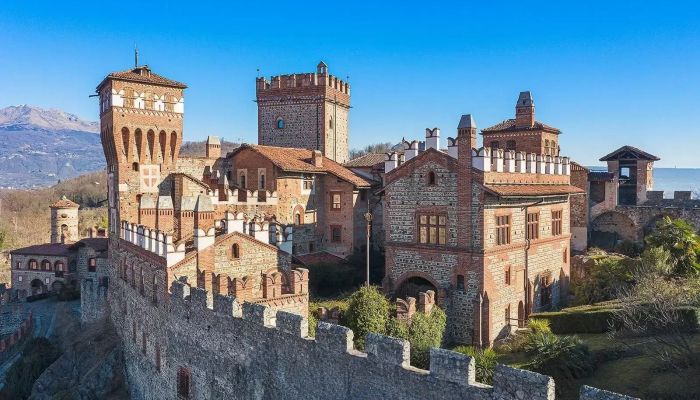 Château médiéval Pavone Canavese, Piémont