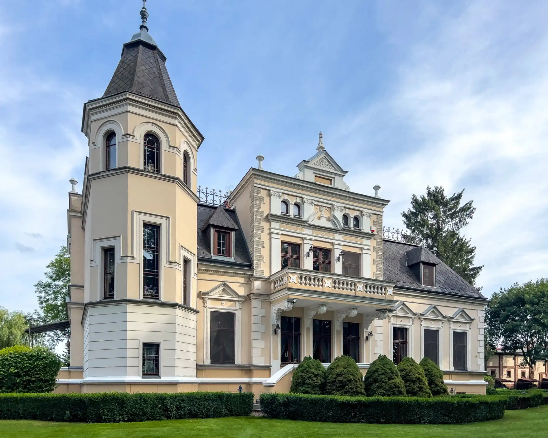 Immagini Dimora storica con parco e scuderie in Cuiavia-Pomerania, Polonia