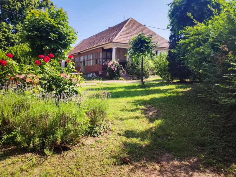 Herrenhaus/Gutshaus kaufen Trnavský kraj, okres Hlohovec, Koplotovce,  Slowakei, 3