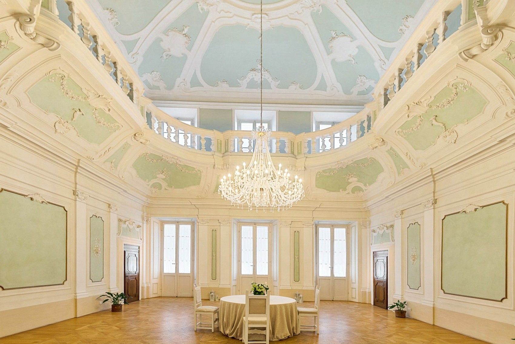 Fotos Palazzo im historischen Zentrum von Siena – 700 m² mit Rokoko-Stuck und Festsaal in der Toskana