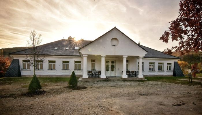 Herrenhaus/Gutshaus kaufen Trenčiansky kraj, okres Trenčín, Melčice - Lieskové, Melčice,  Slowakei