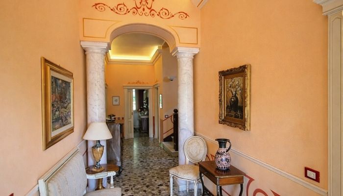 Villa Liberty ad Altopascio – Eleganza classica tra Lucca e il Mar Tirreno