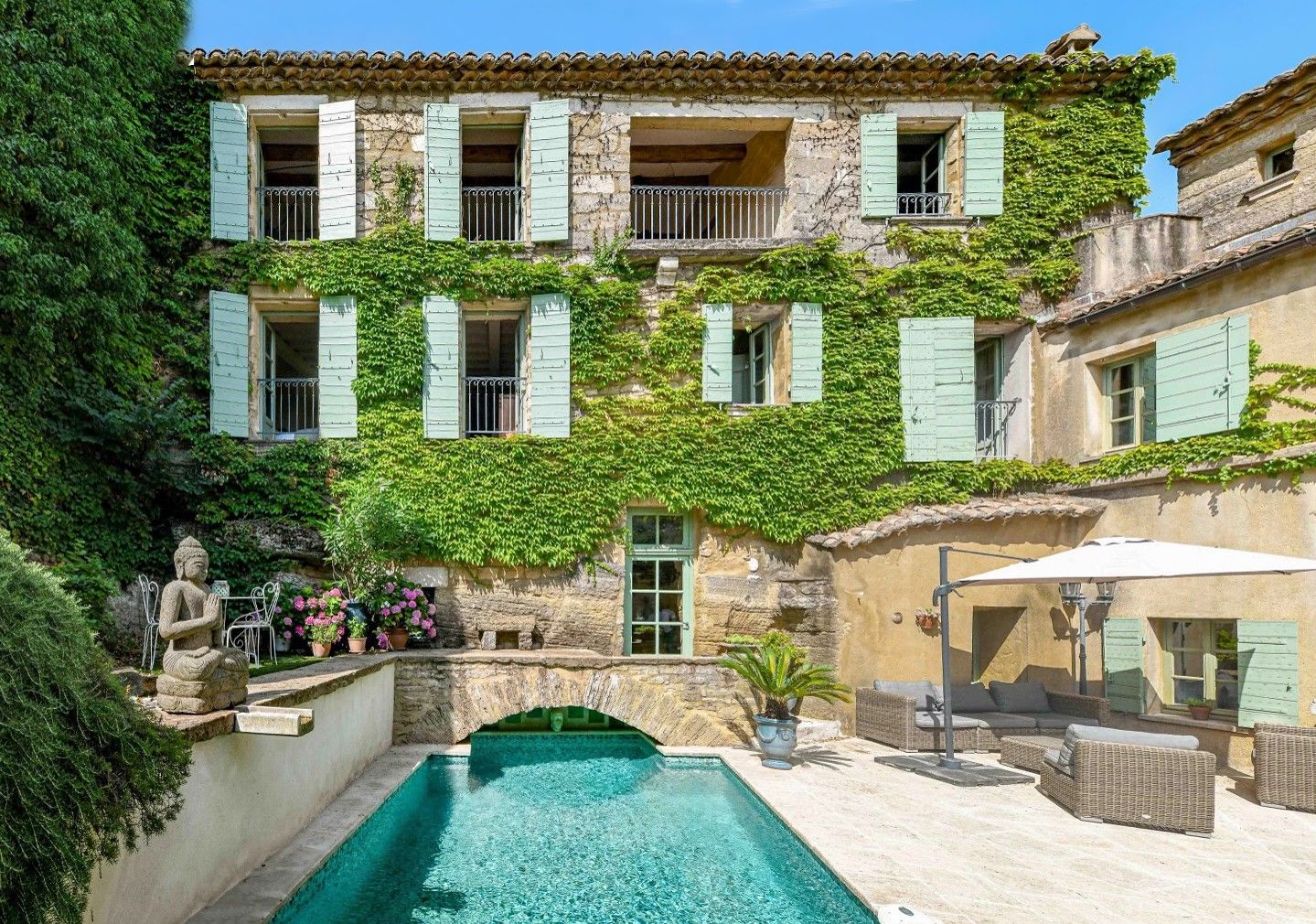 Fotos Bürgerliche Residenz bei Uzès aus dem 16. und 19. Jahrhundert mit Garten und Pool