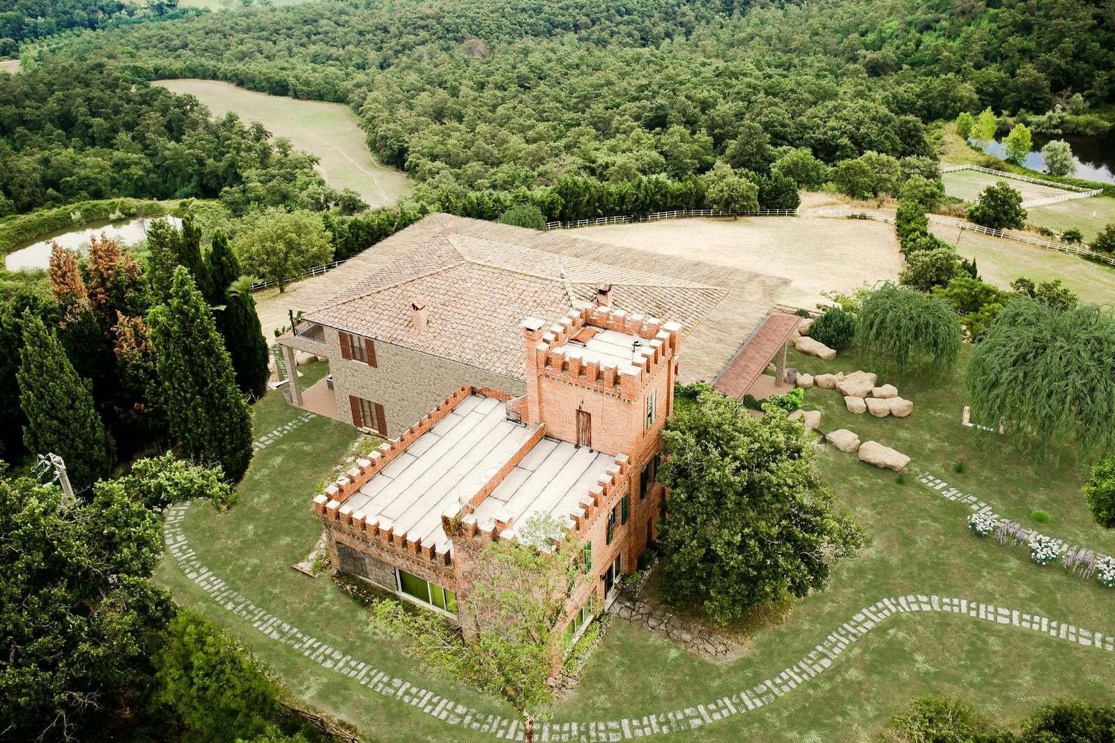 Immagini Villa Tresseri - Fascino storico e struttura equestre nel cuore della Toscana del Sud