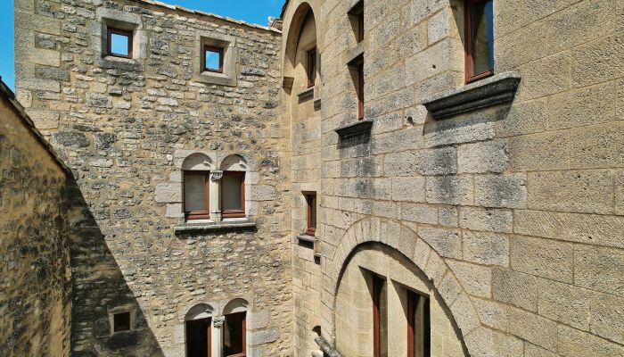 Historische Immobilie kaufen Uzès, Okzitanien,  Frankreich