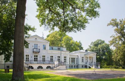 Herrenhaus/Gutshaus kaufen Ojrzanów, Pałac w Ojrzanowie, Masowien, Rückseite