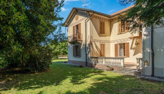 Villa storica in vendita 28040 Lesa, Piemonte,  Italia