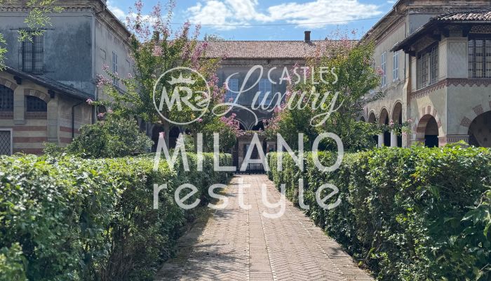 Castello medievale in vendita Lombardia,  Italia