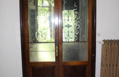 Villa storica in vendita Faido, Ticino, doppia porta ingresso (storico)