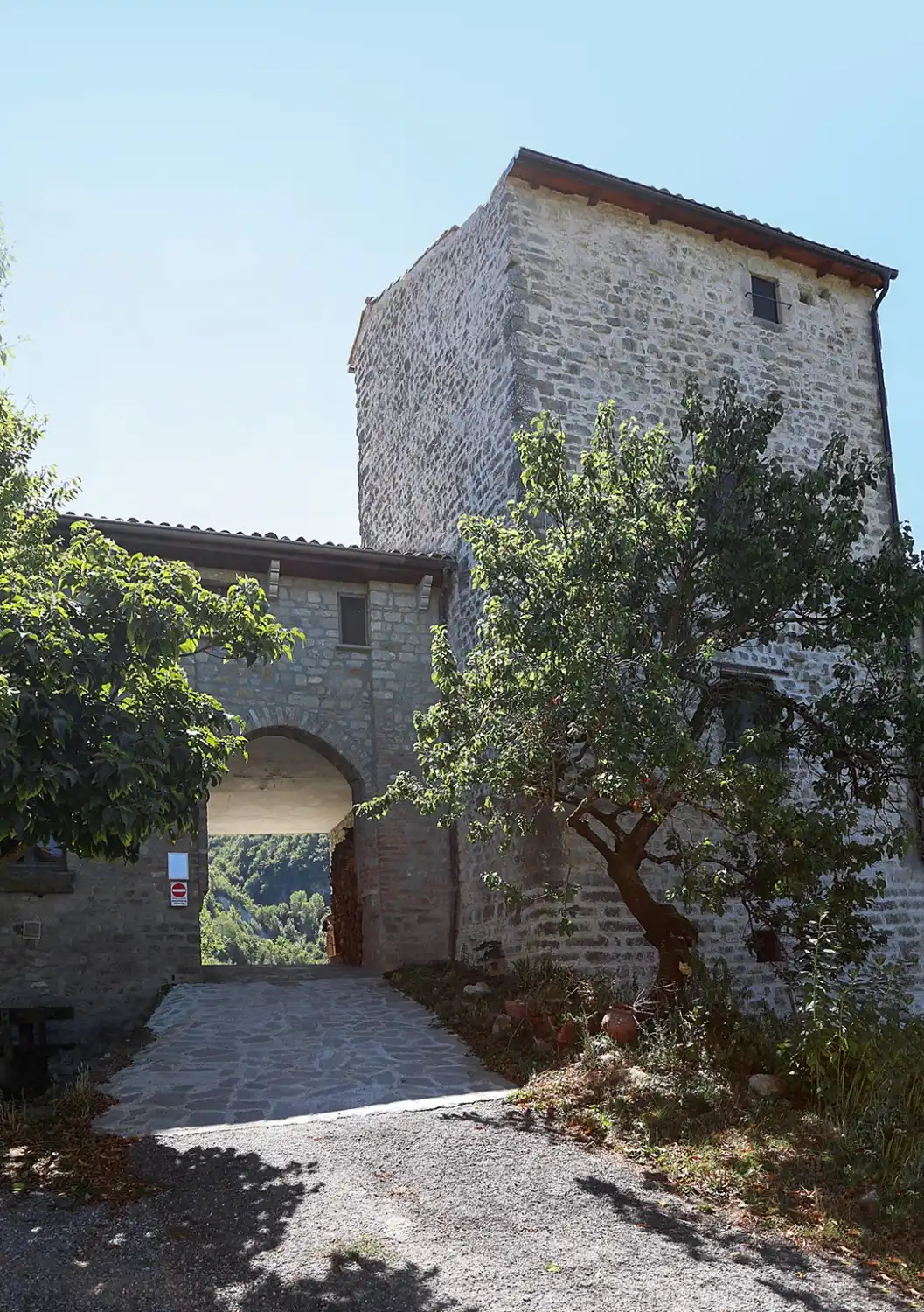 Immagini Torre di Casarasco nell’Oltrepò Pavese: proprietà storica con terreno