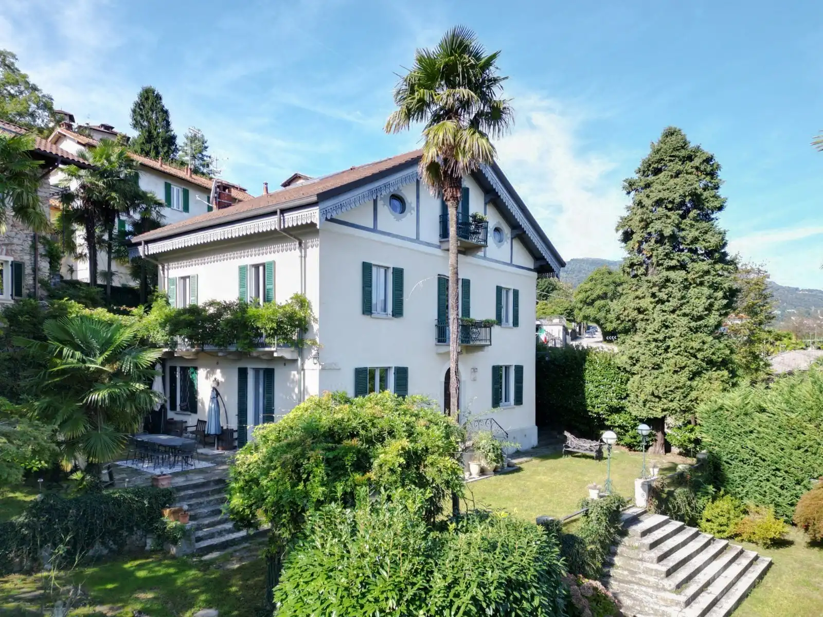Fotos Villa mit Seeblick und Gästehaus in Stresa