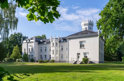 Historische Liegenschaften, Auszeit am Meer: Moderne Schloss-Wohnung in Ostseenähe