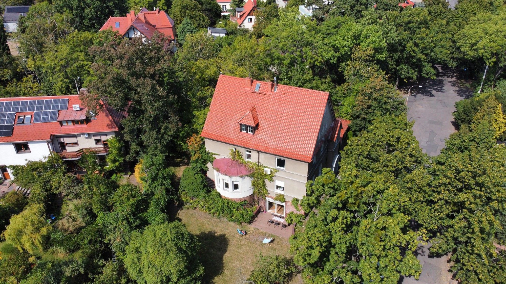 Fotos Villa mit Garten in Breslau - Wohnen und Gewerbe