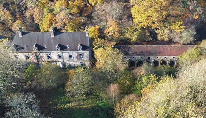 Ancienne abbaye en Normandie – Demeure du XVIIIe siècle avec ruines médiévales