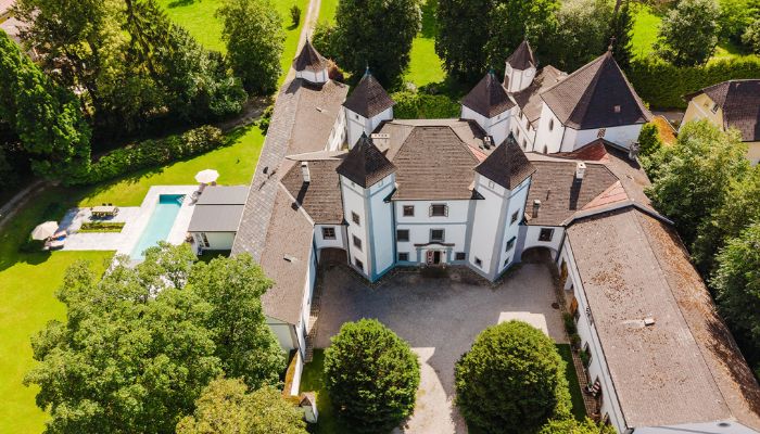 Schloss Windern in Desselbrunn – Historische Residenz mit Park und Pool