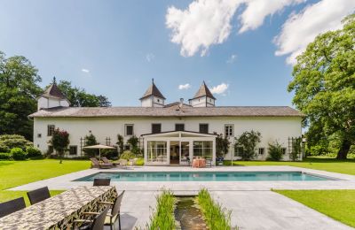 Schloss erwerben 4693 Desselbrunn, Oberösterreich, Highend-Poolanlage mit wärmeisolierender Rollabdeckung