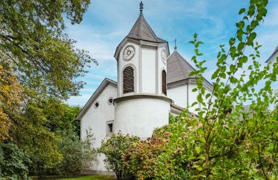 Schloss kaufen 4693 Desselbrunn, Oberösterreich, Der bezaubernde Glockenturm der Schlosskapelle