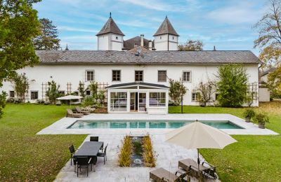 Schloss kaufen 4693 Desselbrunn, Oberösterreich, Highend-Poolanlage mit wärmeisolierender Rollabdeckung