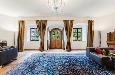 Schloss kaufen 4693 Desselbrunn, Oberösterreich, ... und Blick über den Barockbalkon hinaus in den Garten