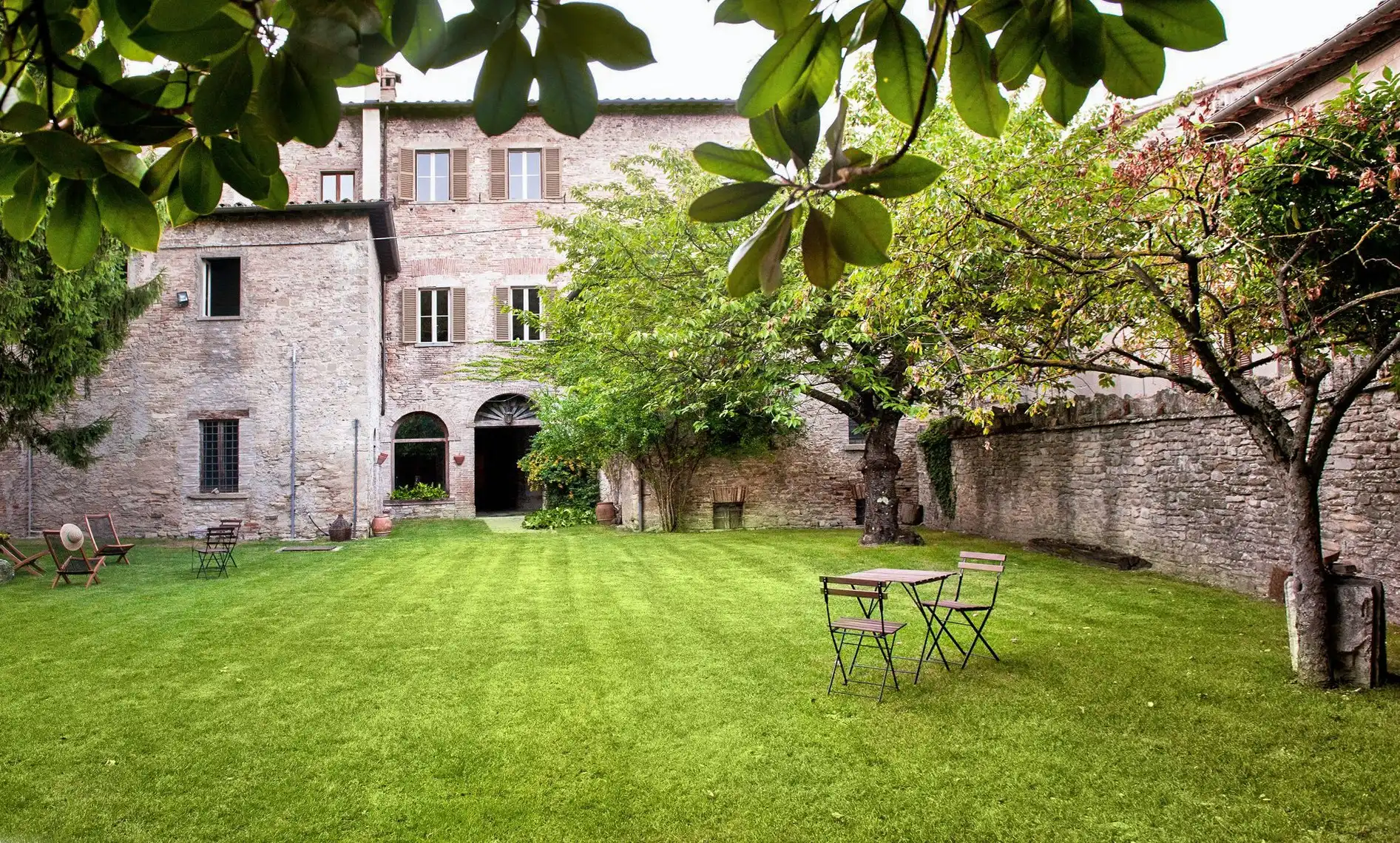 Immagini Palazzo Merletti: Un Gioiello Rinascimentale nelle Marche, Italia