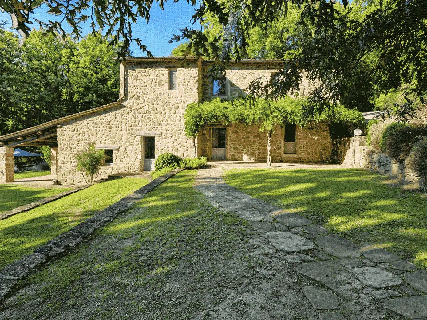Photos Maison de campagne en situation privée entre Ombrie et Toscane