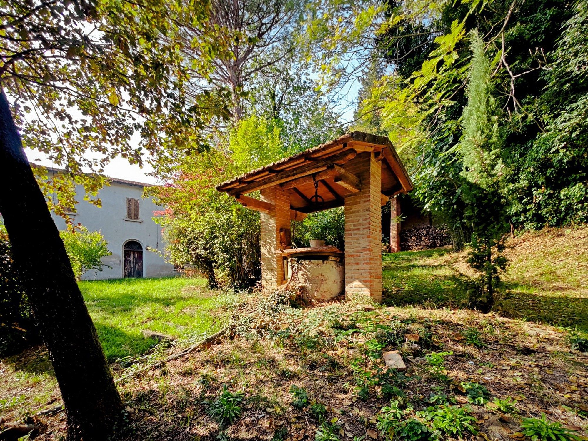 Immagini Casale sulle colline di Bologna