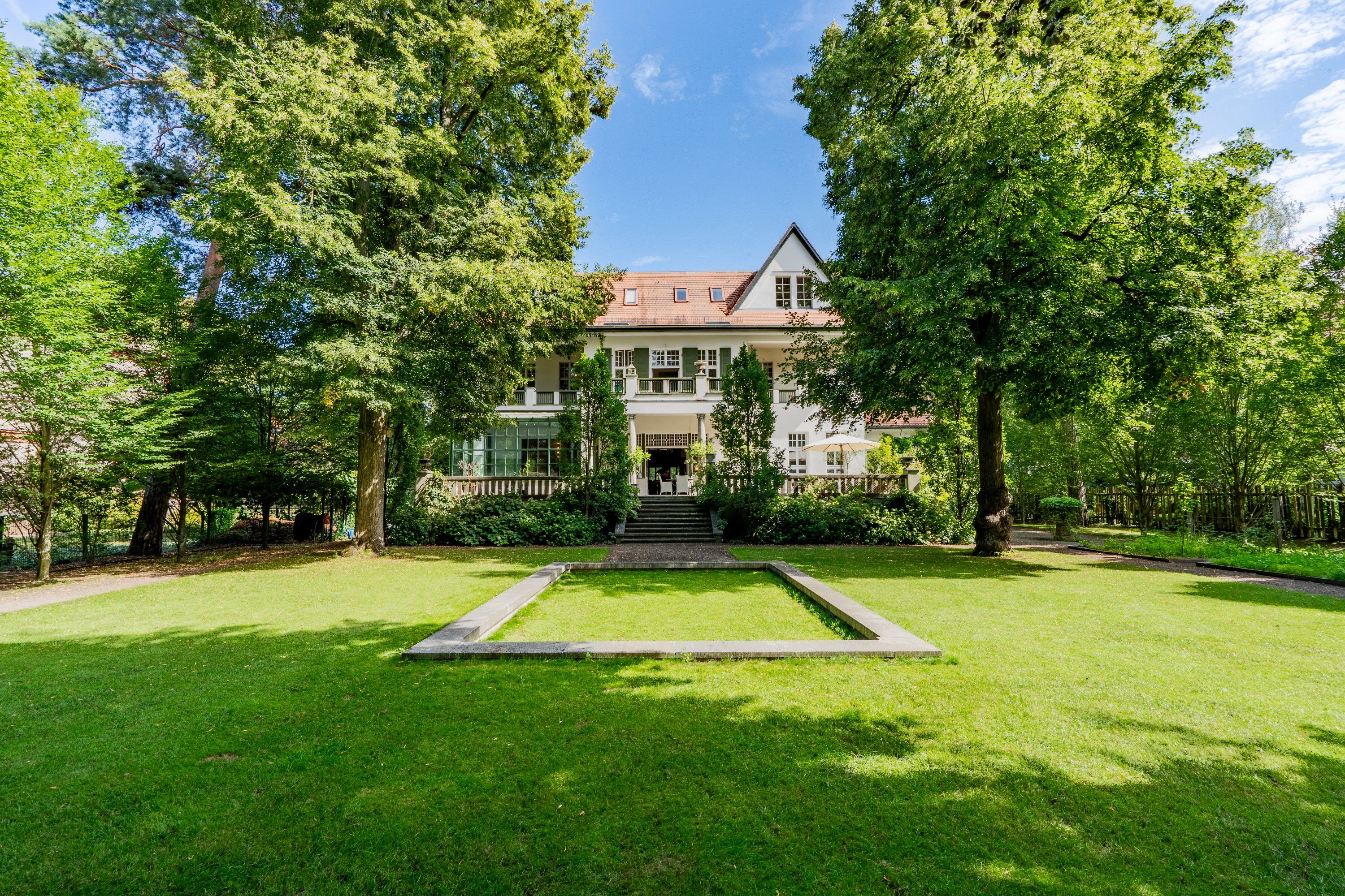 Fotos Repräsentative Landhaus Villa in bester Lage von Berlin-Schlachtensee