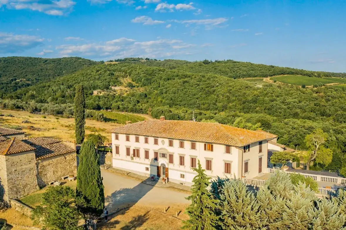 Immagini Tenuta vitivinicola e resort 4 stelle nel Chianti Classico