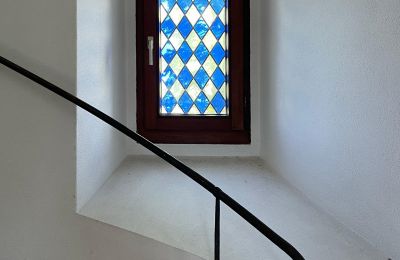 Château à vendre 84375 Kirchdorf am Inn, Hofmarkstraße 2, Bavière, Treppenhaus: bleiverglaste Fenster
