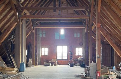 Château à vendre 84375 Kirchdorf am Inn, Hofmarkstraße 2, Bavière, ausbaubarer Dachboden (ca. 200m², ca. 7 m hoch) (über Versorgungsschacht voll erschlossen)