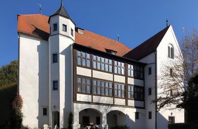 Historische Liegenschaften, Saniertes kleines Schloss im Süden Bayerns