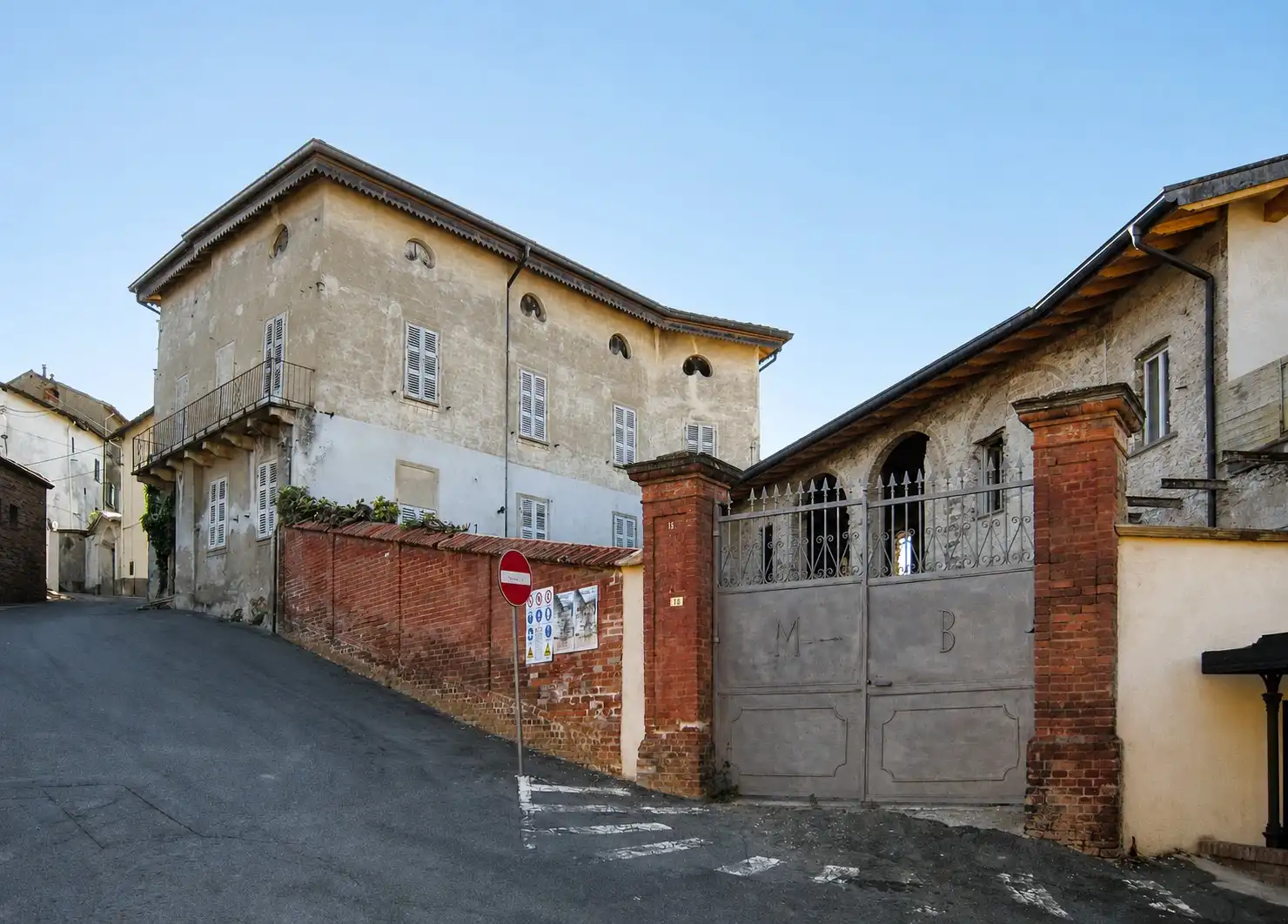 Immagini Palazzo storico "Casa Castellana" ad Alice Bel Colle, Piemonte