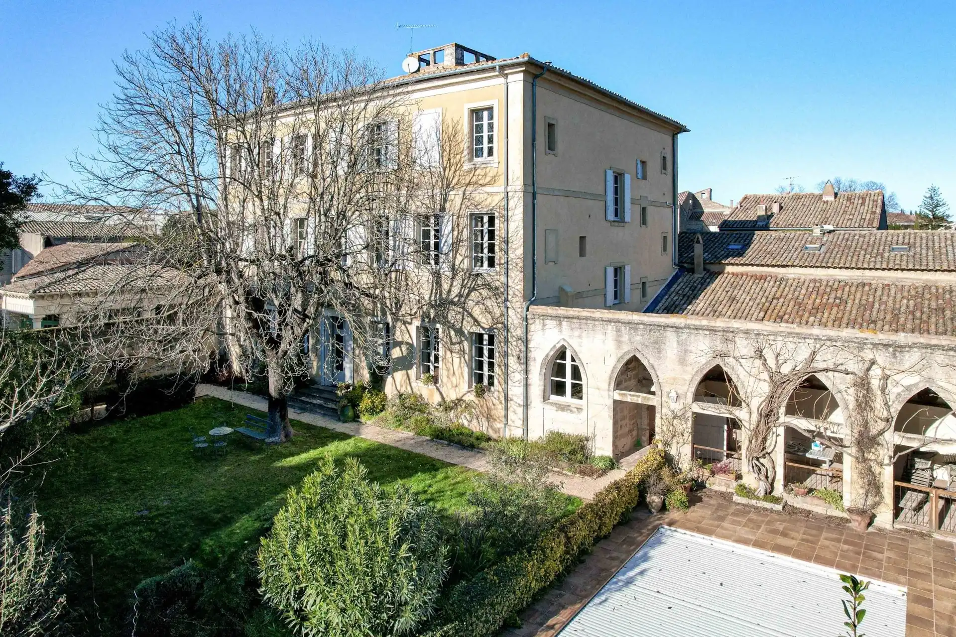 Immagini Casa signorile del XIX secolo nel centro storico di Uzès
