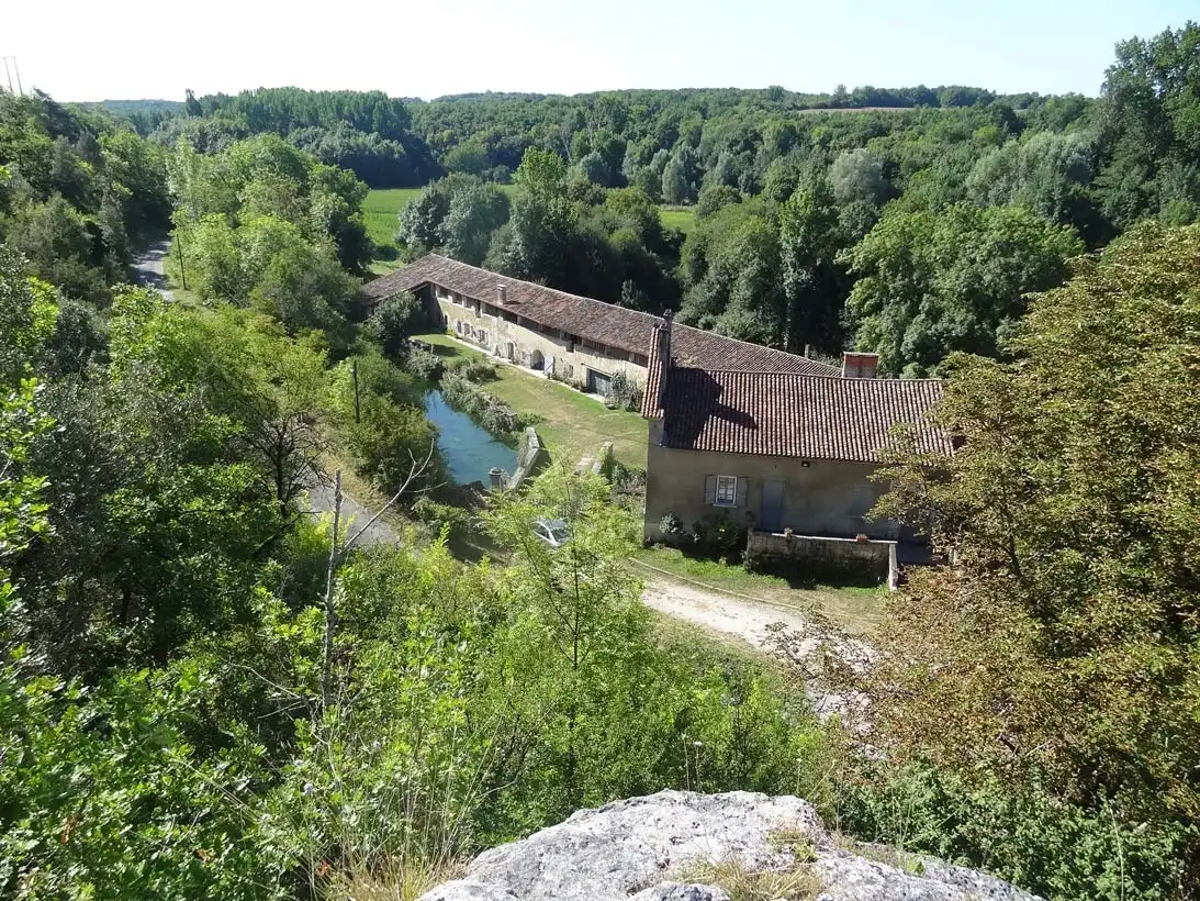 Fotos Moulin du 17ème siècle ISMH de 1329 m2 sur 1,29 hect secteur Angoulême Charente