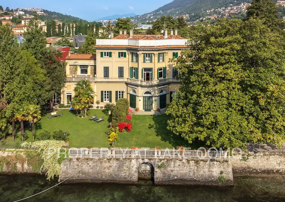 Immagini Appartamento in Villa Cantaluppi – prima linea sul lago tra Como e Cernobbio