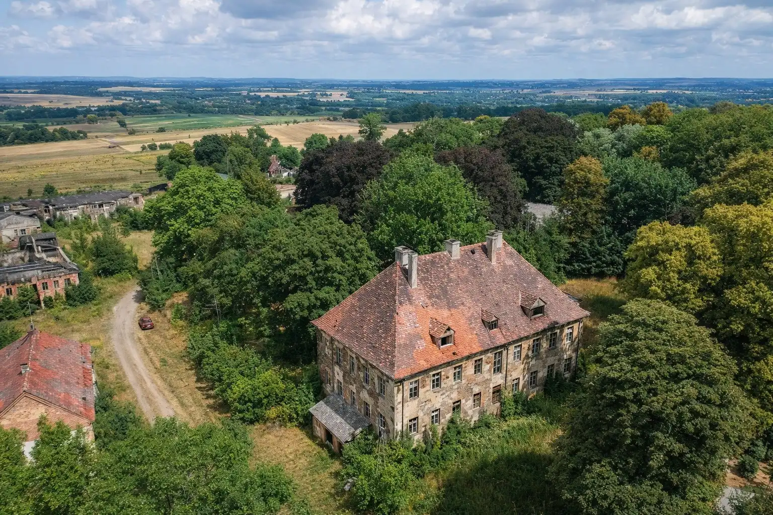 Fotos Gutshof mit Herrenhaus und Park in Niederschlesien