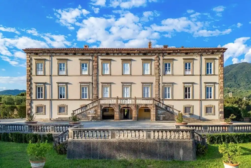 Fotos Historische Liegenschaft von architektonischer Relevanz in den Hügeln von Lucca