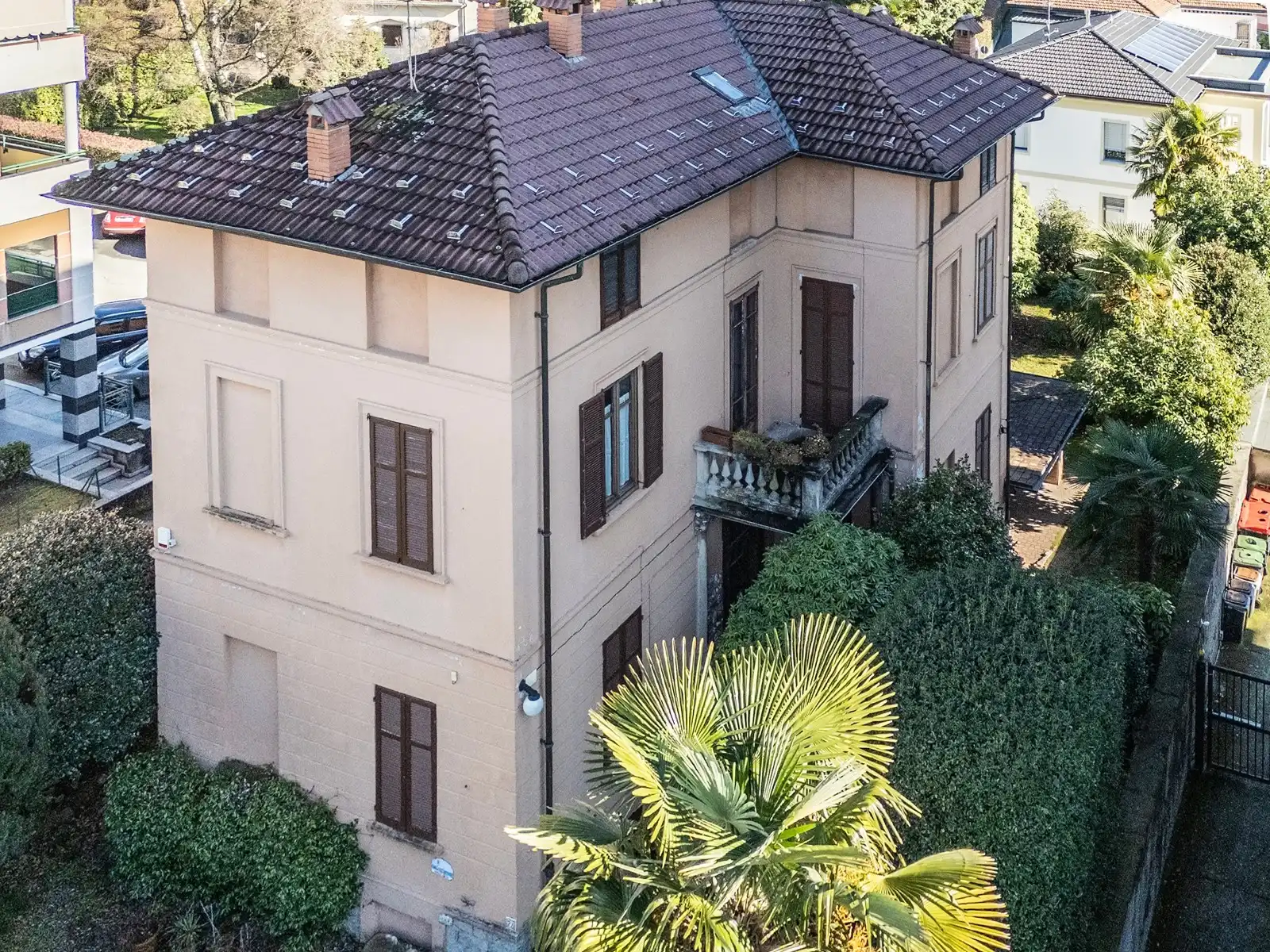 Fotos Villa d’epoca indipendente a Intra, giardino e portico