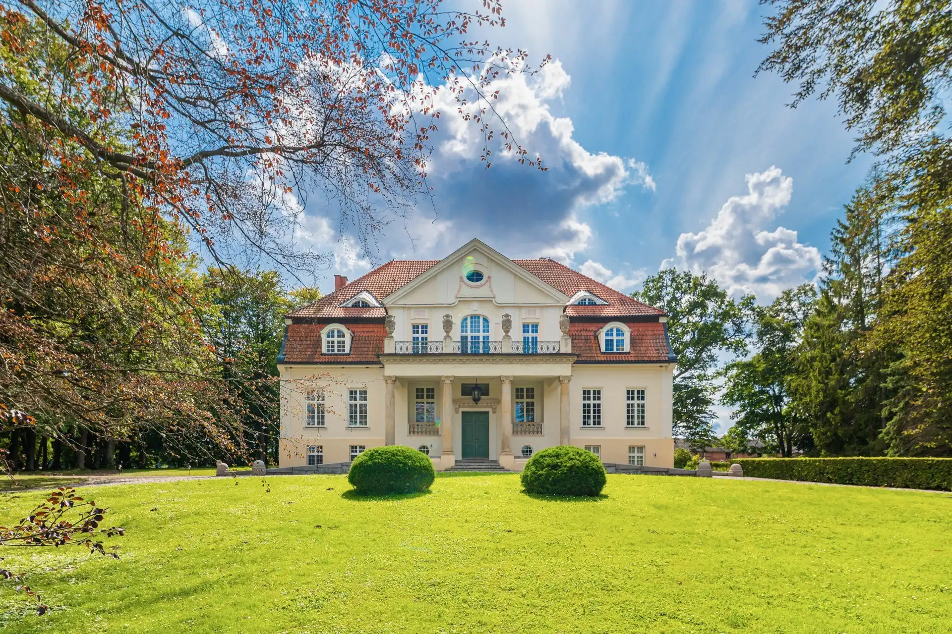 Fotos Historisches Gutsensemble Draulitten: Revitalisierter Landsitz auf 25 Hektar