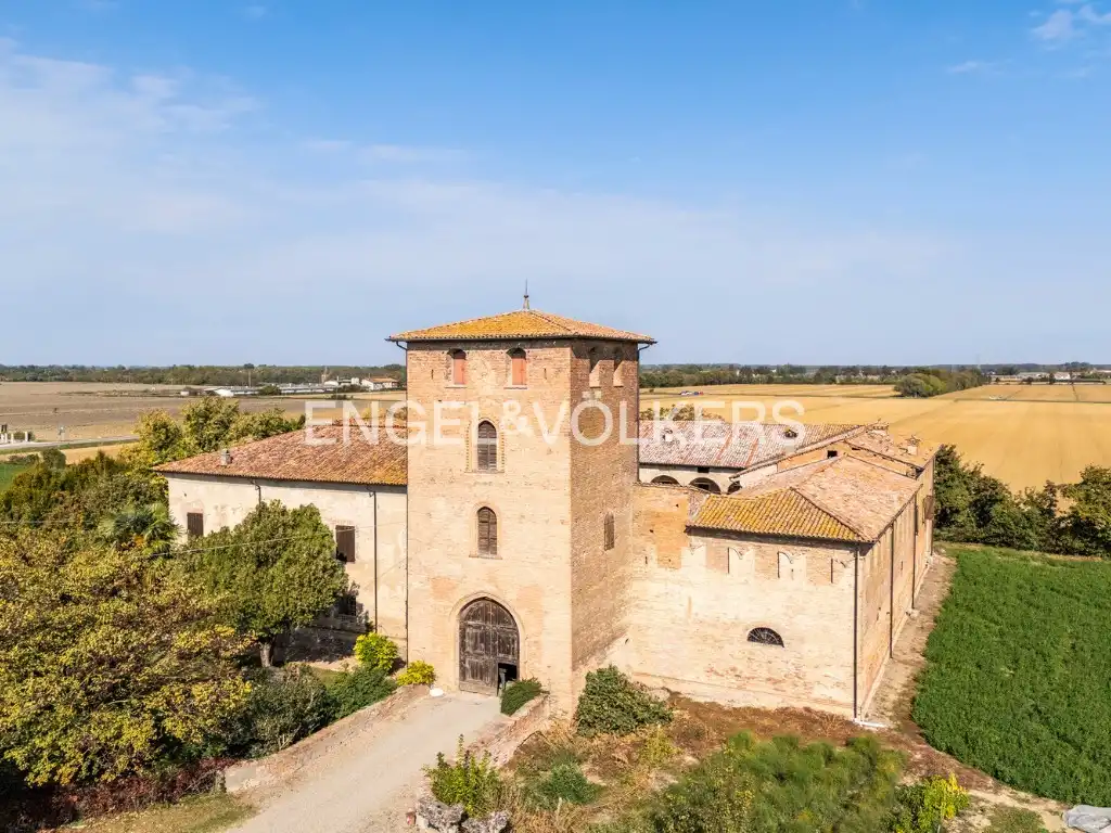 Immagini Castello di Muradello – Castello rinascimentale vicino a Piacenza