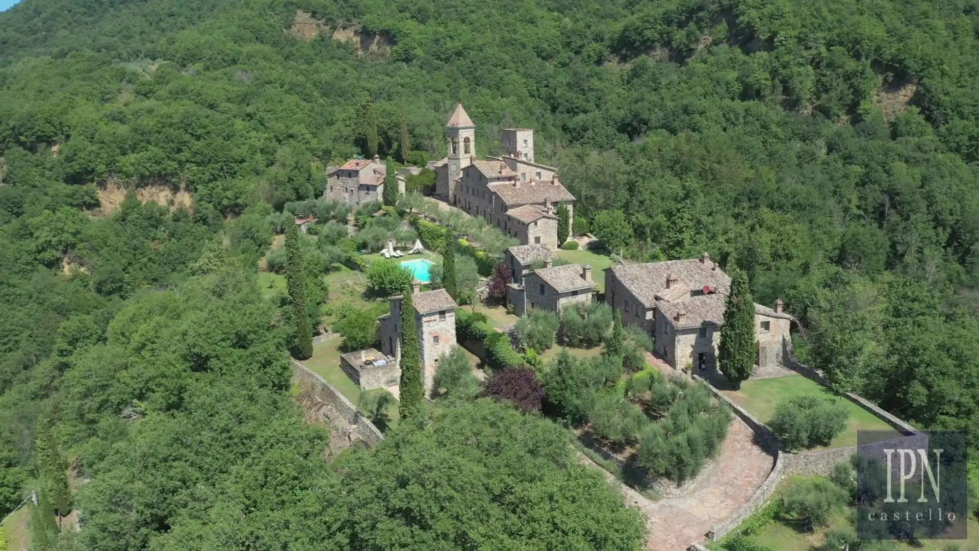 Fotos Historische Liegenschaft mit Kapelle aus dem 11. Jahrhundert in Umbrien