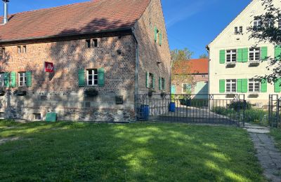 Historische Liegenschaften, Historischer Vierseitenhof im Dreiländereck Deutschland–Polen–Tschechien mit Ateliers, Werkstätten und Ausbaureserven