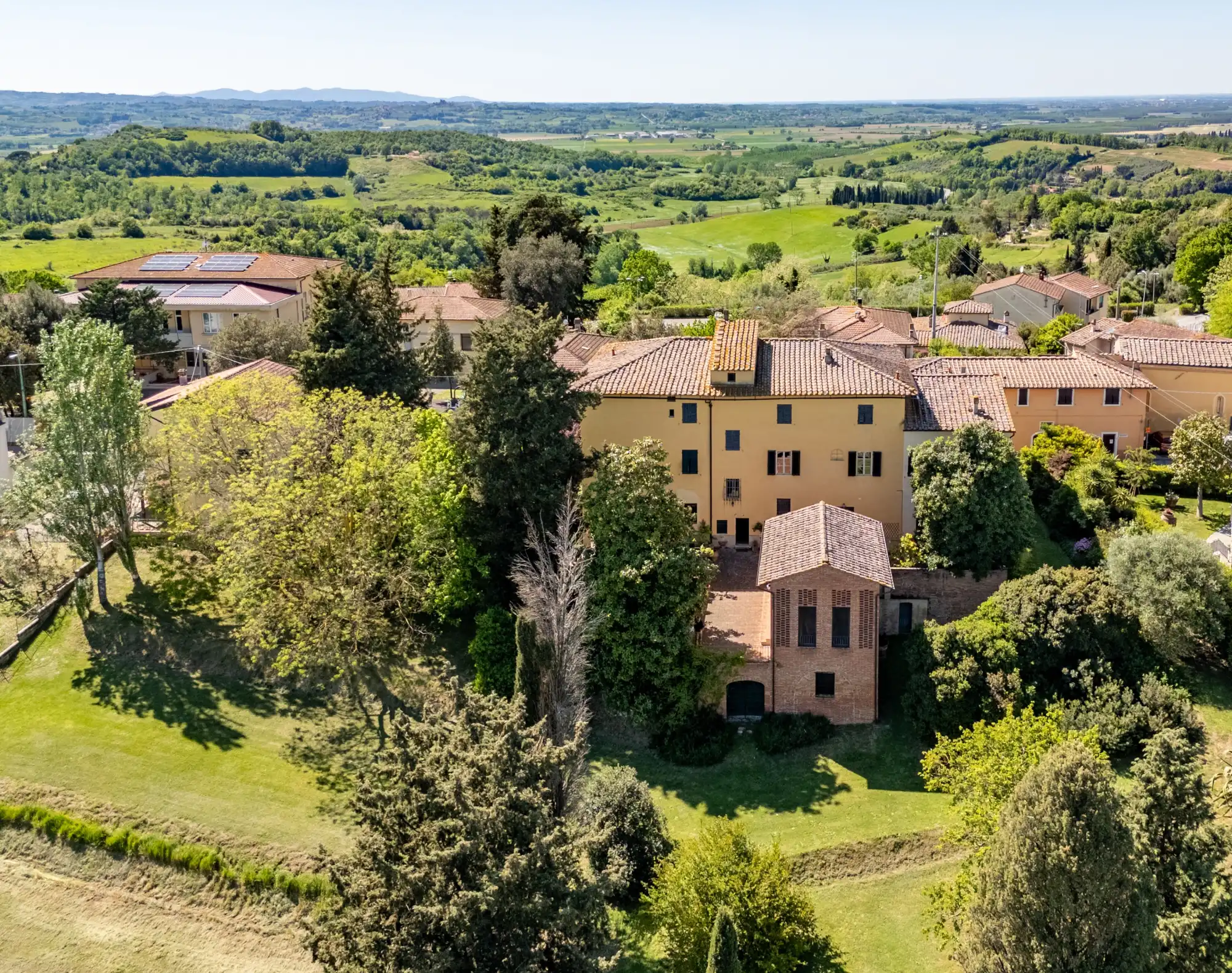 Immagini Palazzo con giardino a Montefoscoli, Toscana
