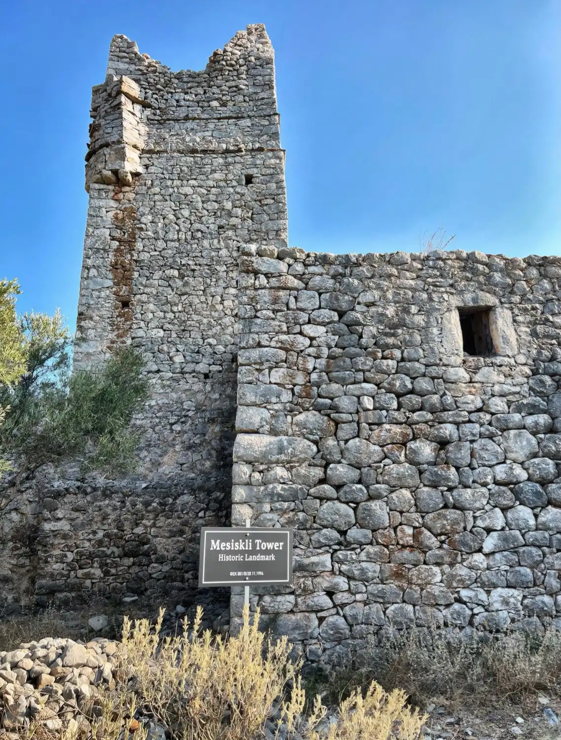 Fotos Steinturm zur Neugestaltung in Nomia, Mani