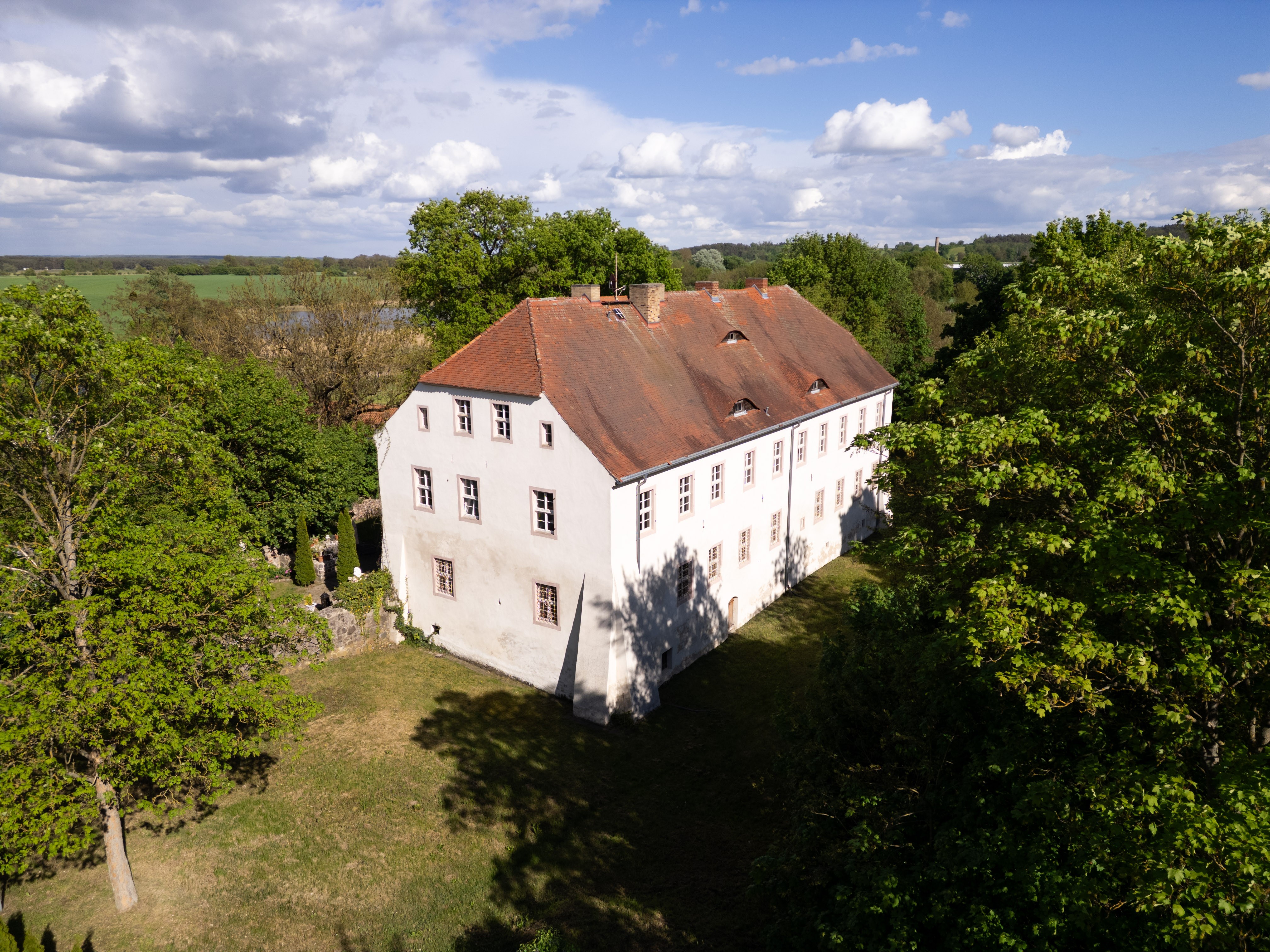 Photos SCHLOSS NEUENHAGEN - Renaissancearchitektur mit Geschichte in einzigartiger Naturlage