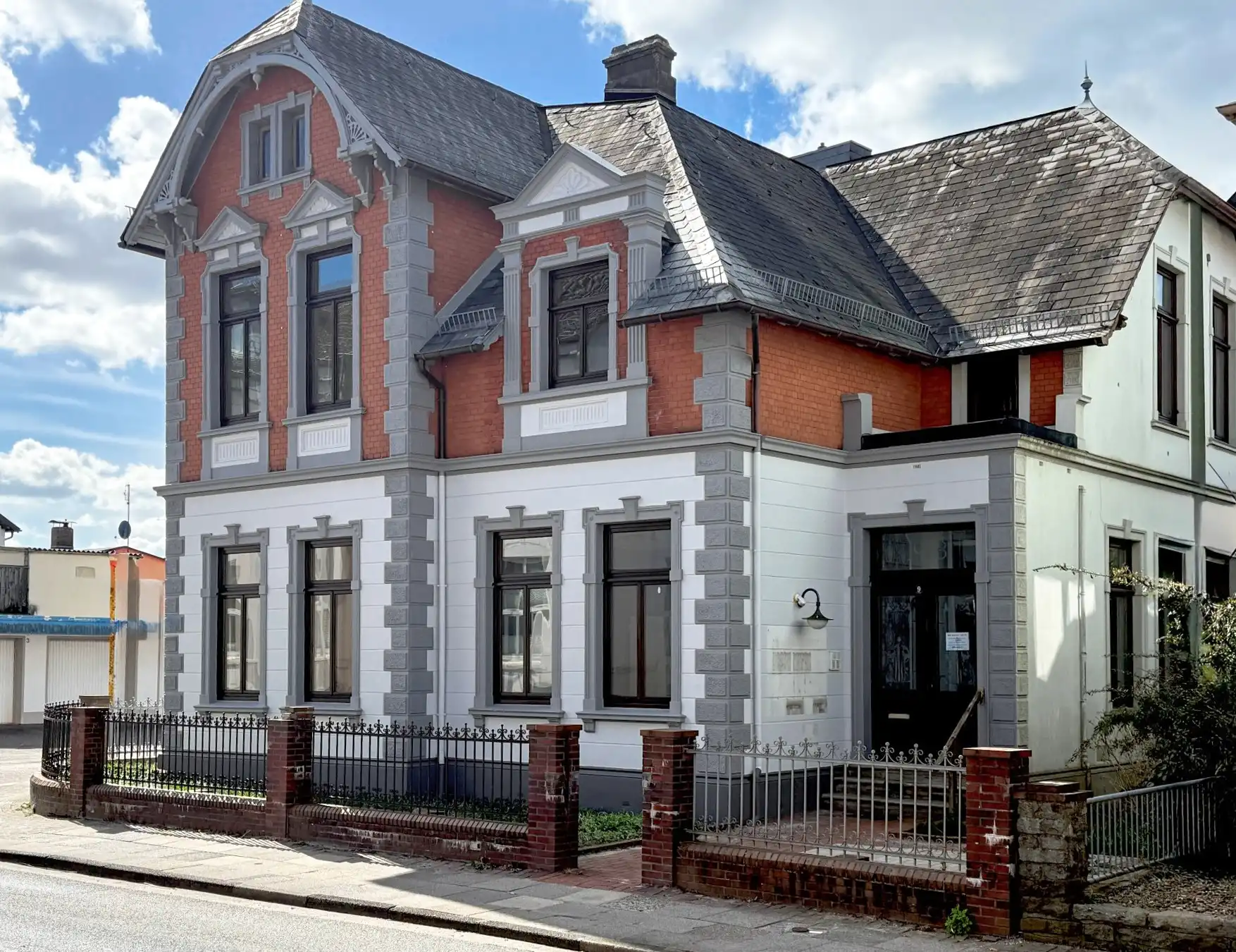 Immagini Villa d'epoca con dettagli storici e uso versatile a Brake